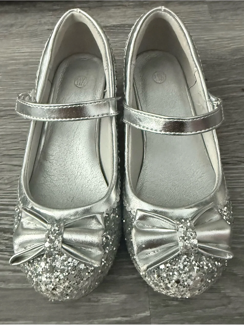 Girls Silver Sparkle Mary Jane Dress Shoes with Bow